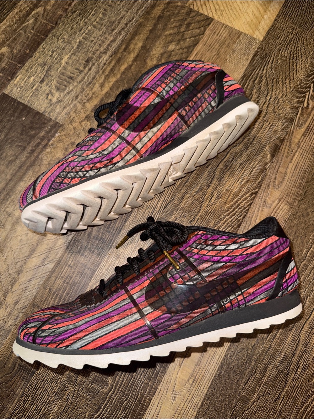 Nike Multicolor Knit Running Shoes - Pink, Red & Black